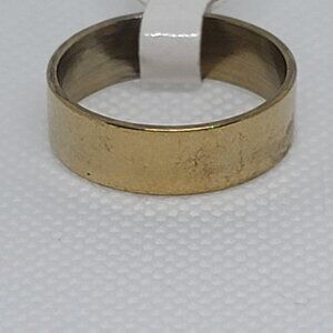 R81. Stainless Steel Ring.